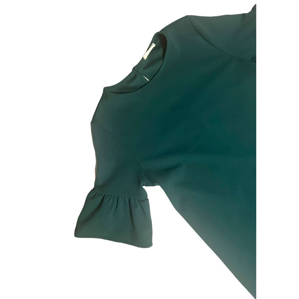 Les Amis Boutique Green Shift Dress Ruffle Short Bell Sleeve Size Medium Knee - Picture 2 of 13